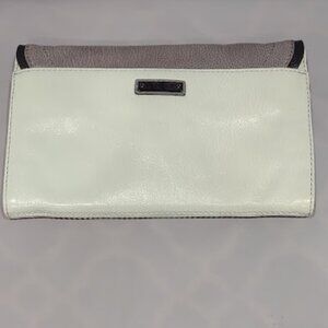 MILLY MINT GREYWHITE PEBBLED LEATHER ENVELOPE CLUTCH BLACK DETACHABLE  44" CHAIN